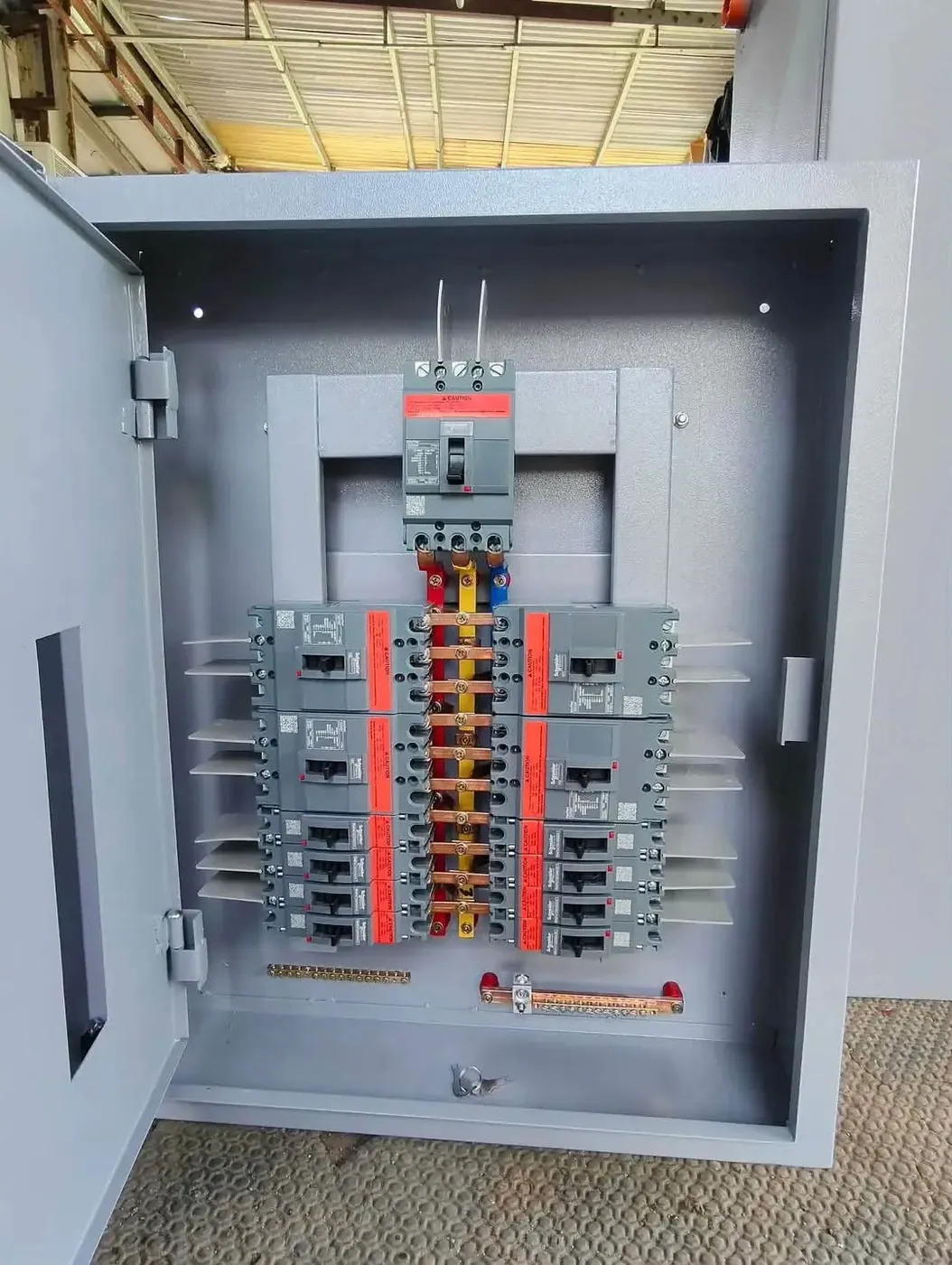 Three-phase distribution board with MCCBs and copper busbars